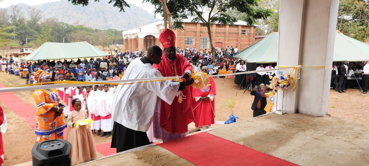 Bishop Chaima Commissions Diocesan Podium, Confirms Over 300